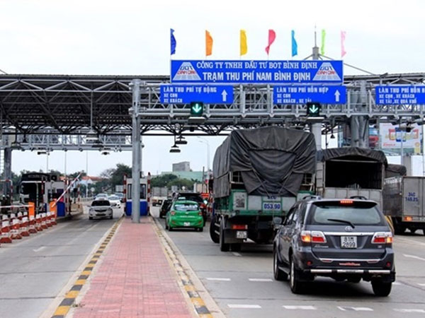 Những lưu ý về dán thẻ thu phí tự động không dừng trên ôtô