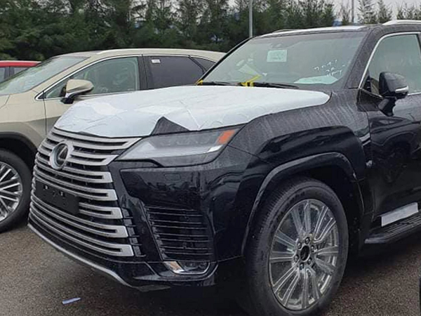 Lexus LX 600 2022 đầu tiên về Việt Nam