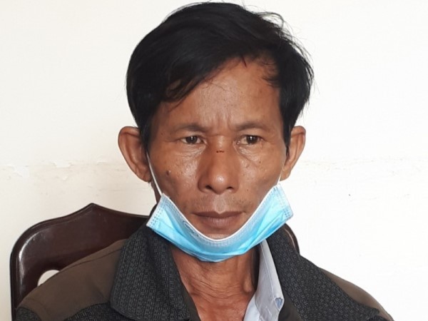 Mâu thuẫn gia đình, chồng đâm chết vợ rồi đi báo Công an