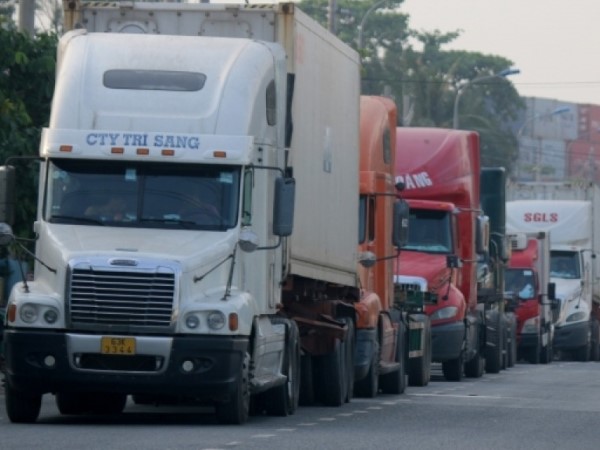 Giá xăng dầu tăng kỷ lục gây tổn thương cho quá trình phục hồi của doanh nghiệp