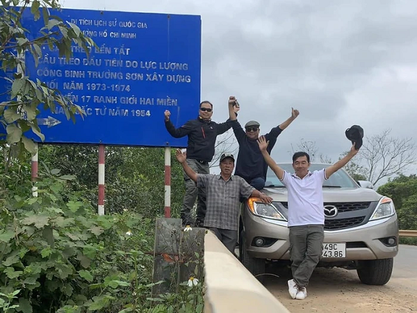 Thực hiện lời hứa cách đây 50 năm, hội bạn thân U70 cùng nhau đi xuyên Việt