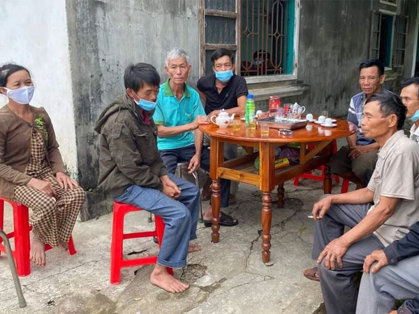 Vụ nam sinh năm nhất mất tích bí ẩn: Mẹ ngất lịm khi nhận tin thi thể con trên sông, cha khóc sưng cả hai mắt vì mất đi đứa con trai yêu dấu