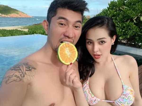 Bạn gái Lương Bằng Quang lại trưng trổ vòng một ngồn ngộn, lộ 'dấu vết yêu' trên gò bồng đảo trong ngày lễ tình nhân