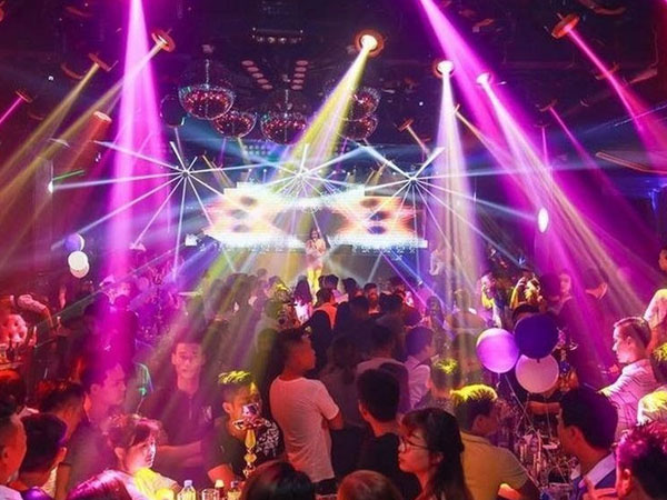 Mở cửa lại vũ trường, karaoke những ai sẽ không được tham gia?