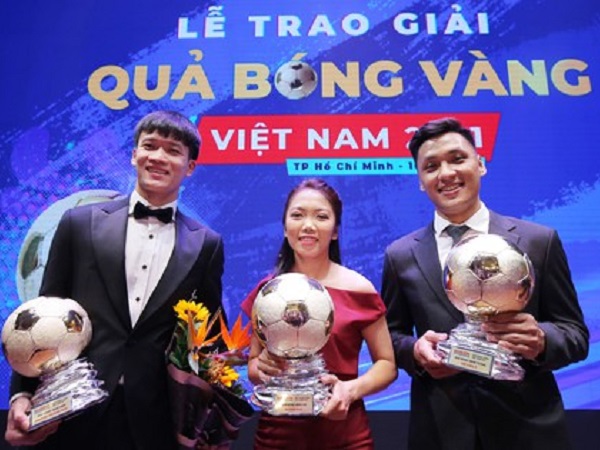 Hoàng Đức giành Quả Bóng Vàng Việt Nam 2021