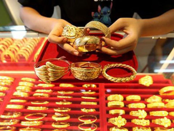 Giá vàng SJC tăng mạnh, vượt mốc 63 triệu đồng/lượng
