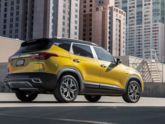 Kia Seltos 2023 lộ diện trước thềm ra mắt, sở hữu loạt 'vũ khí' dồn Toyota Corolla Cross vào thế khó