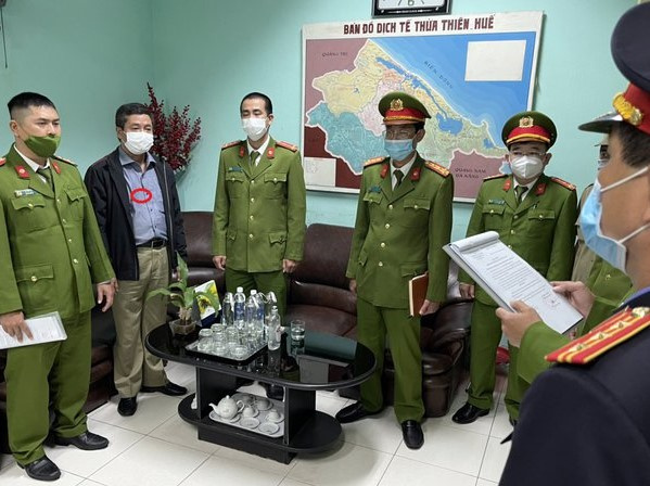 Bắt GĐ CDC Thừa Thiên Huế, người từng nói 'Việt Á cho tôi dù ly cà phê tôi đi tù cũng đáng'
