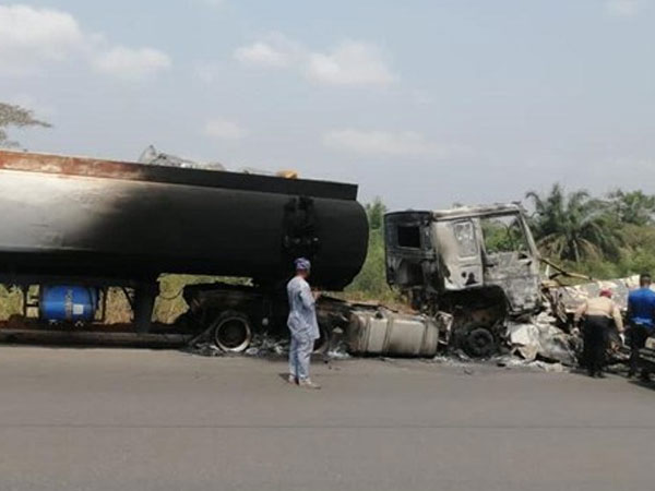 Nigeria: Nổ xe chở nhiên liệu khiến ít nhất 17 người thiệt mạng