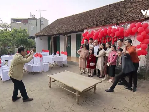 Phố trong làng tập cuối: Ngọc trở về, Mến tổ chức sinh nhật xúc động cho vợ