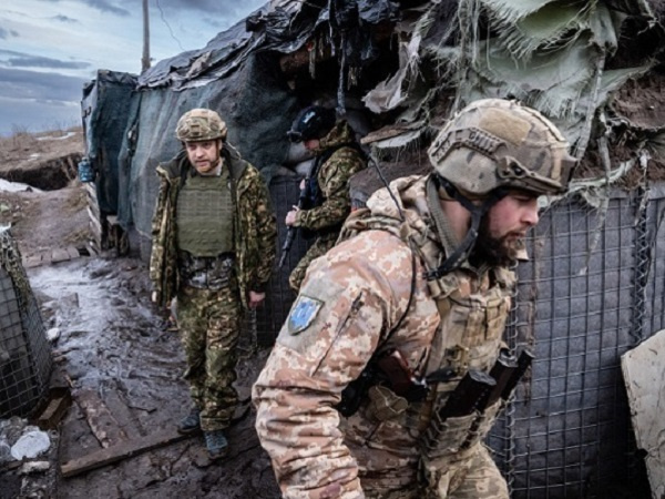Nổ lớn ở miền đông Ukraina, đoàn bộ trưởng bị tấn công