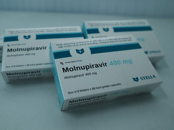 Mặt trái của thuốc kháng virus Molnupiravir đang được tin dùng trong điều trị COVID-19: Gây ảnh hưởng đến chức năng sinh sản, đối tượng nào tuyệt đối không nên dùng?