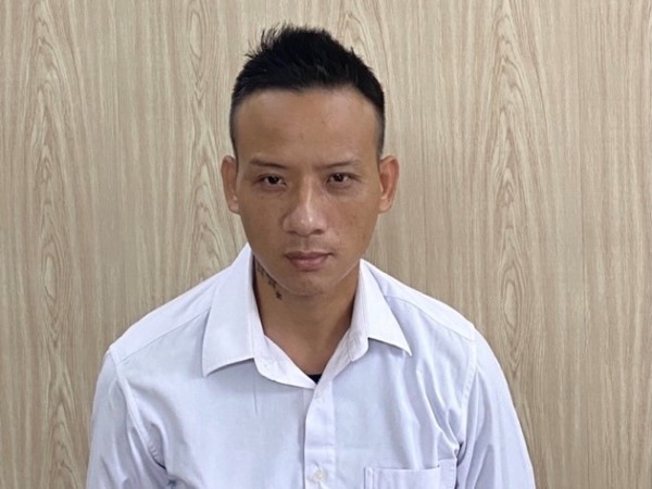 Bắt kẻ trốn truy nã vì chém vợ do nợ tiền đánh bạc