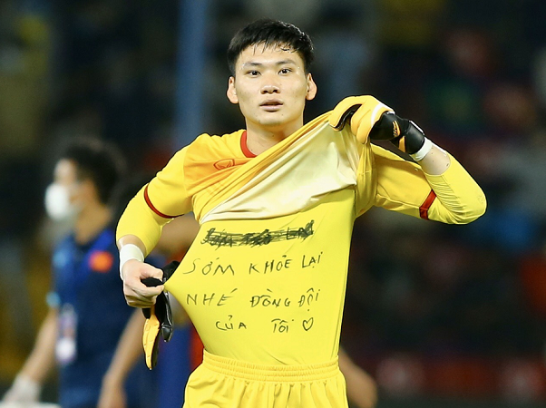 Thủ môn U23 Việt Nam khoe chiếc áo mang thông điệp đặc biệt trong trận chiến gặp Thái Lan