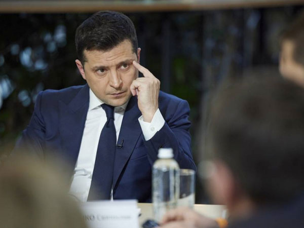 Đảng đối lập Ukraine yêu cầu Tổng thống Zelensky từ chức
