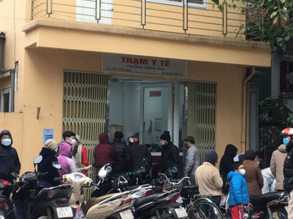 F0 chen chúc nhờ nhân viên y tế phường xét nghiệm hộ