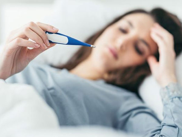 Cách xử trí triệu chứng sốt khi mắc Covid-19