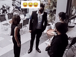 Chị bán vé số là bị đổ là ăn cắp ví, sự thật sau khi check camera an ninh khiến dân tình tròn mắt: 'Chớ đánh giá người khác qua vẻ bề ngoài!'
