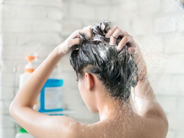 Thực hư thông tin F0 cần kiêng tắm gội mới nhanh khỏi, tránh trở nặng