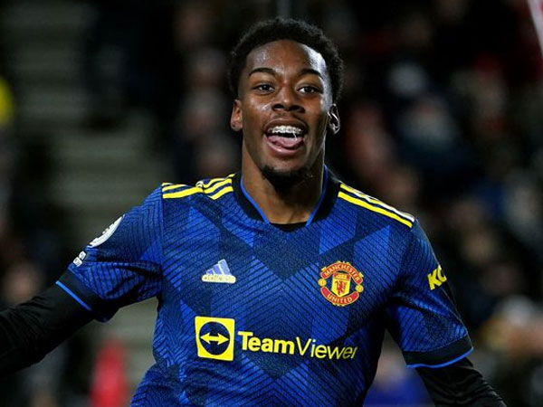 'Siêu dự bị' Elanga lại toả sáng, MU thoát thua trên sân của Atletico