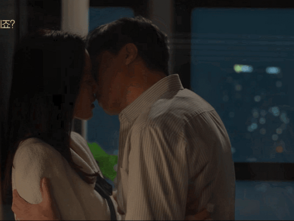 Những nụ hôn ngọt nhất màn ảnh Hàn 2022: Son Ye Jin hôn bạn diễn nồng cháy, Hyun Bin không ghen mới lạ
