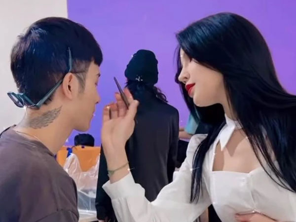 Diệp Lâm Anh làm 'make-up dạo' kiếm thêm thu nhập hậu ly thân với chồng thiếu gia