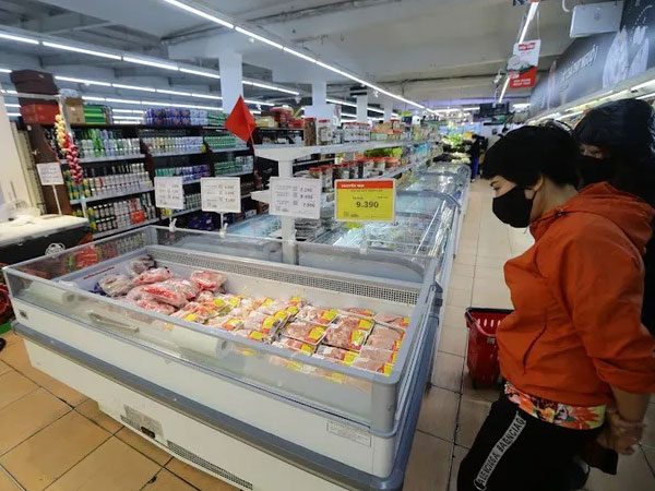 Giá xăng dầu lập đỉnh "đẩy" CPI tháng 2 tăng 1%