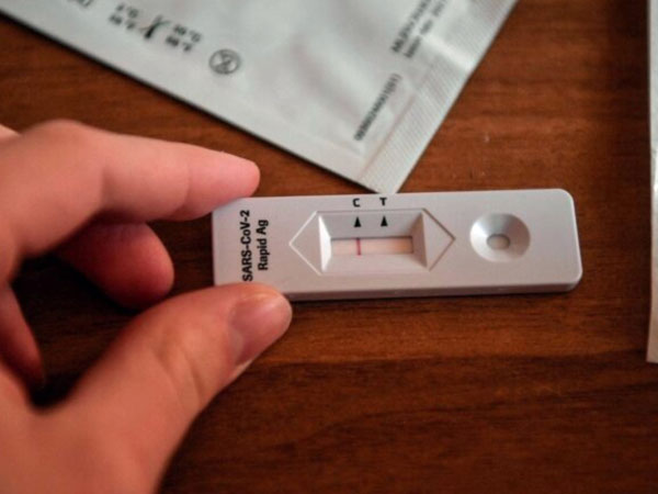 Vì sao F1 rát họng, đau đầu, khó thở nhưng 5 ngày test vẫn âm tính?