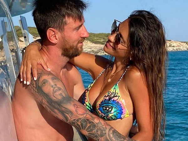 Messi cho CĐV ăn 'bánh GATO' bằng lời chúc sinh nhật ngọt lịm dành cho bà xã