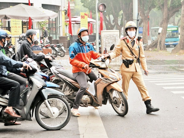 Từ 01/3, người vi phạm giao thông nộp phạt trực tuyến như thế nào?