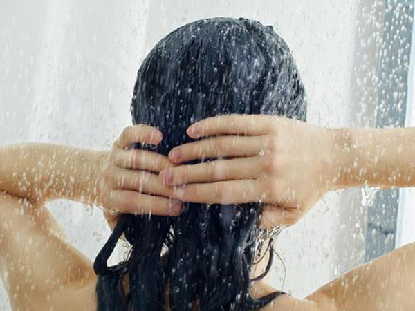 F0 đang nhẹ, tắm gội xong thì phải thở oxy là sao?