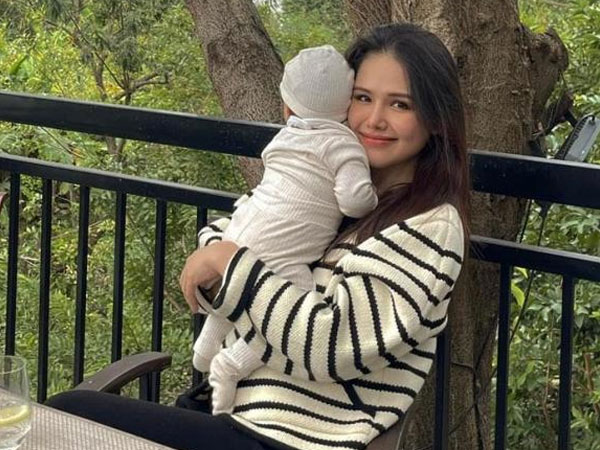 Phanh Lee khác lạ sau sinh con cho đại gia nghìn tỷ lại còn tiết lộ bản thân và chồng đích thân làm điều này cho con