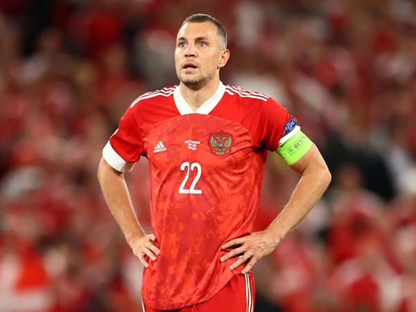 Tuyển thủ Nga đầu tiên lên tiếng sau án phạt của FIFA, đáp trả cực căng lời công kích của sao Ukraine