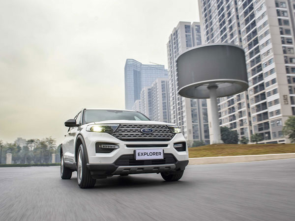 Giá lăn bánh xe Ford Explorer 2022