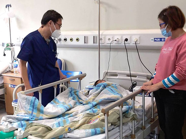 Bác sĩ Trương Hữu Khanh: Không có chuyện trẻ đang khỏe 'lăn đùng' ra vì hội chứng viêm đa hệ thống sau mắc Covid-19