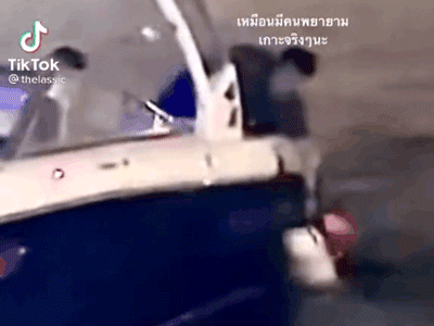 Xuất hiện 2 đoạn clip liên quan đến vụ diễn viên 'Chiếc lá cuốn bay' tử nạn: Trước khi rơi xuống sông, nạn nhân đã cố vươn tay bám vào phao cứu hộ?