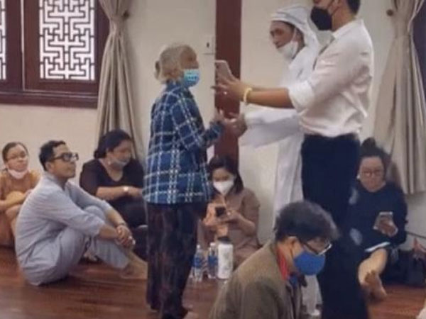 Vụ NS Hồng Sáp bị đàn em ngó lơ tại lễ tưởng niệm NSƯT Ngọc Đáng: Người trong cuộc chính thức lên tiếng