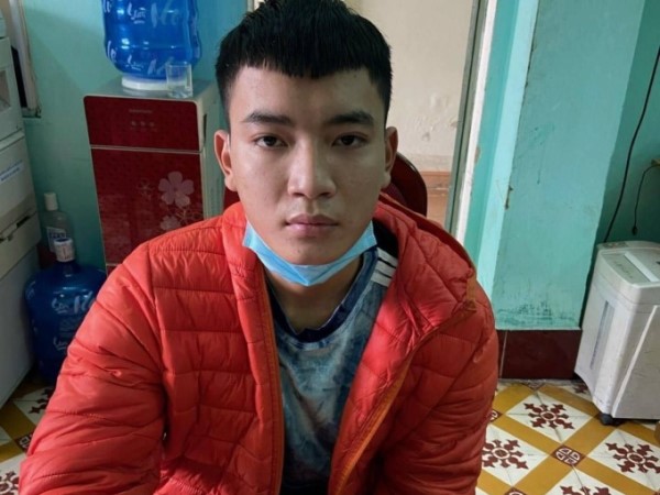 Hai nhóm thanh niên 'đất mỏ' lao vào hỗn chiến, 1 người bị đâm trọng thương