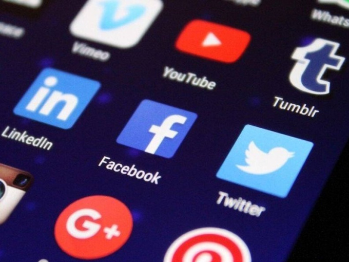 Facebook, Twitter, Google thay đổi thế nào với chiến sự Nga-Ukraine?