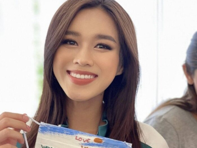 Đỗ Thị Hà không cần phiên dịch, tự mình 'bắn' tiếng Anh trong đêm chung kết Miss World