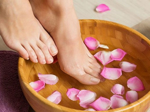 Tại sao một người đàn ông suýt phải cắt cụt chân sau khi ngâm chân vào nước nóng? Sai lầm của anh ấy, có lẽ nhiều người đang mắc phải