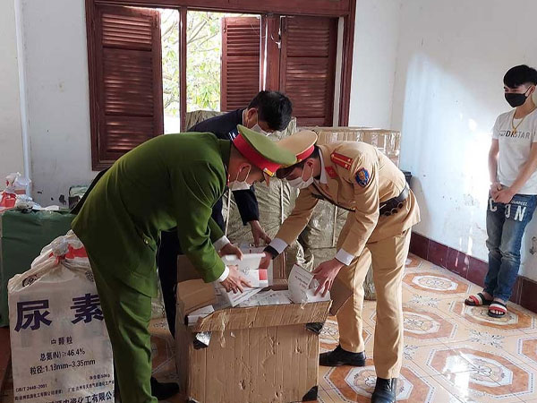 Bắt phi vụ vận chuyển cả vạn kit test Covid-19 không rõ nguồn gốc