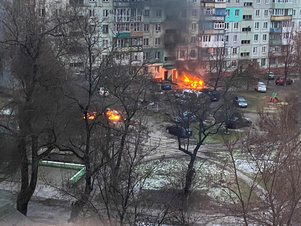 Các thành phố Ukraine đang chìm trong khói lửa