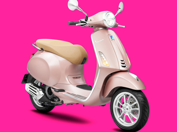 Vespa Primavera Pink Rosa ra mắt đúng ngày Quốc tế Phụ Nữ 8/3