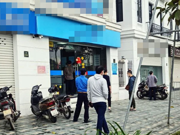 Kế hoạch cướp ngân hàng của 2 nghi phạm đánh rơi 300 triệu trên đường bỏ chạy