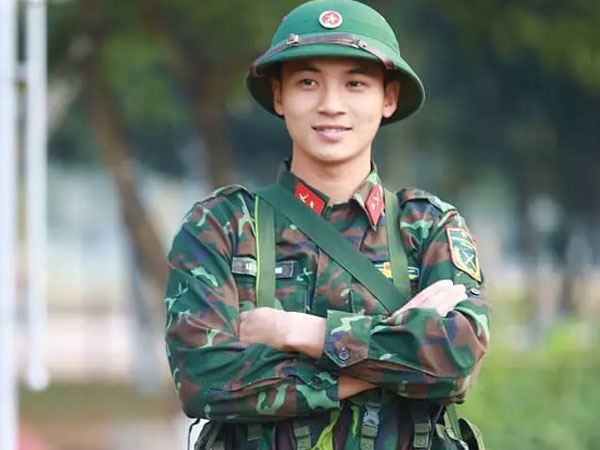 Danh tính soái ca quân nhân đang gây náo loạn 'Sao Nhập Ngũ'