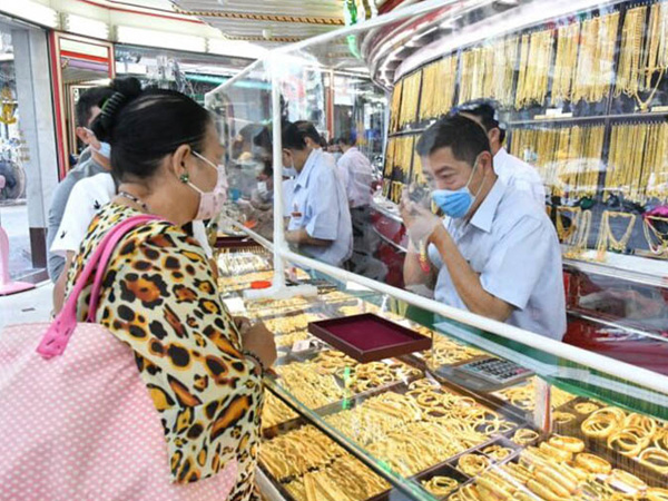Dốc tiền dưỡng già mua 20 lượng vàng, ông bà ngồi chơi thắng đậm 300 triệu