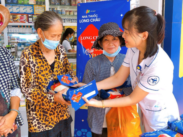 Chuỗi nhà thuốc FPT Long Châu tặng miễn phí 200.000 viên thuốc đặc trị Covid Molnupiravir cho người nghèo