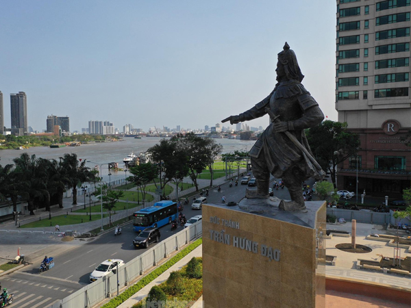 Tượng đài Đức thánh Trần Hưng Đạo trước ngày khánh thành
