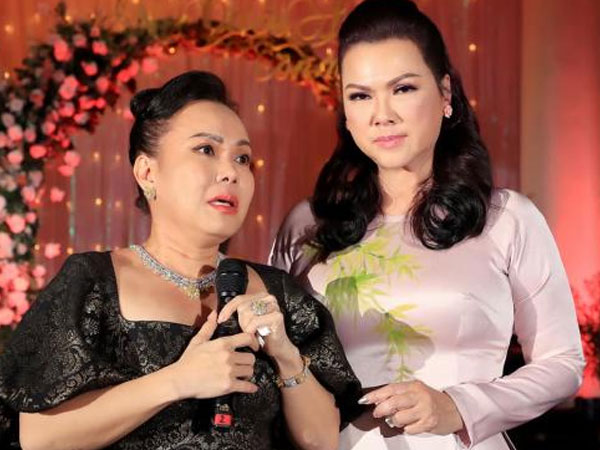 Việt Hương lần đầu trải lòng câu chuyện tâm linh khi danh hài Chí Tài mất, tiết lộ lí do không dám khóc trước mặt vợ đàn anh